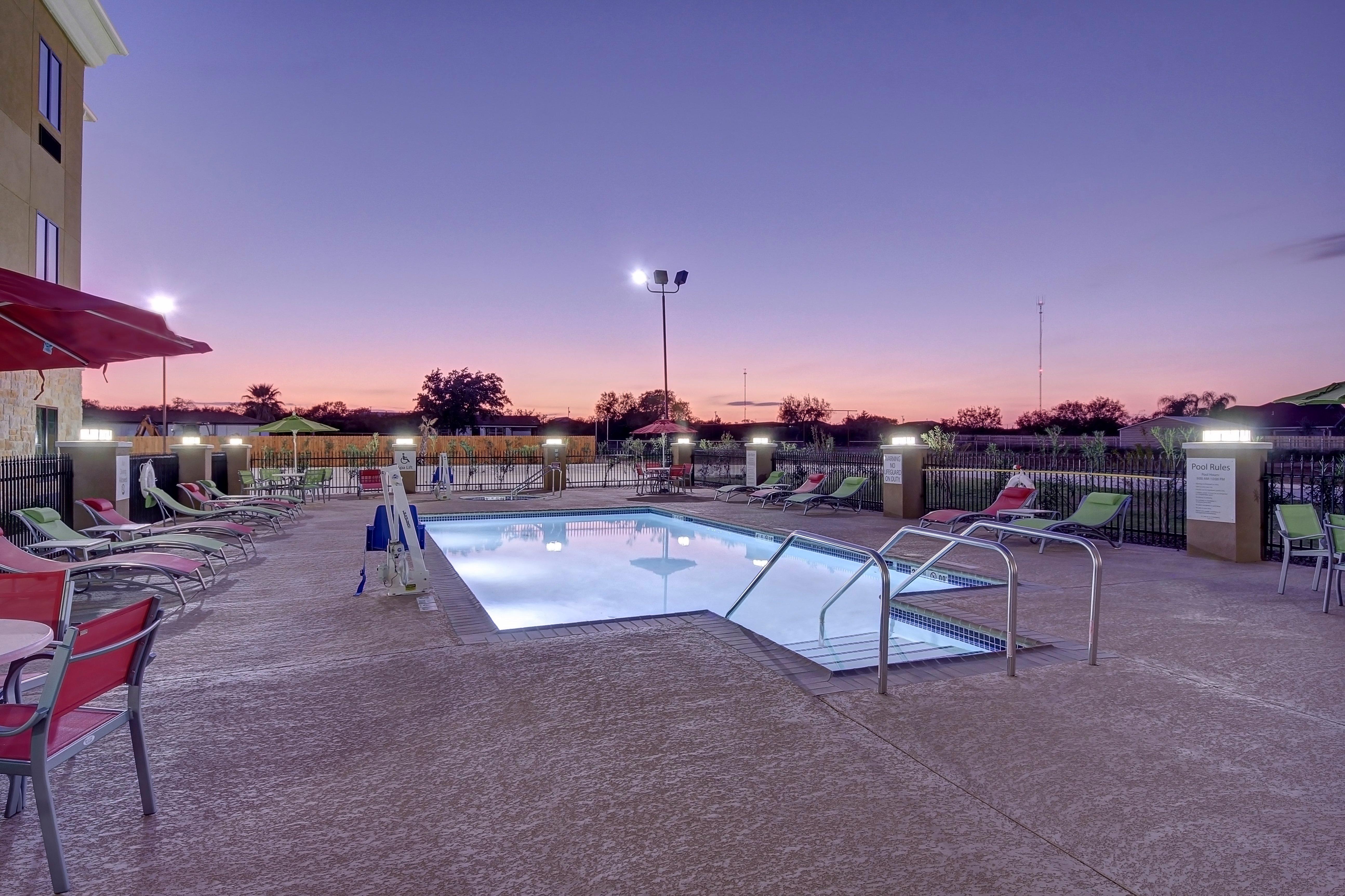 Holiday Inn Express Carrizo Springs Exterior foto